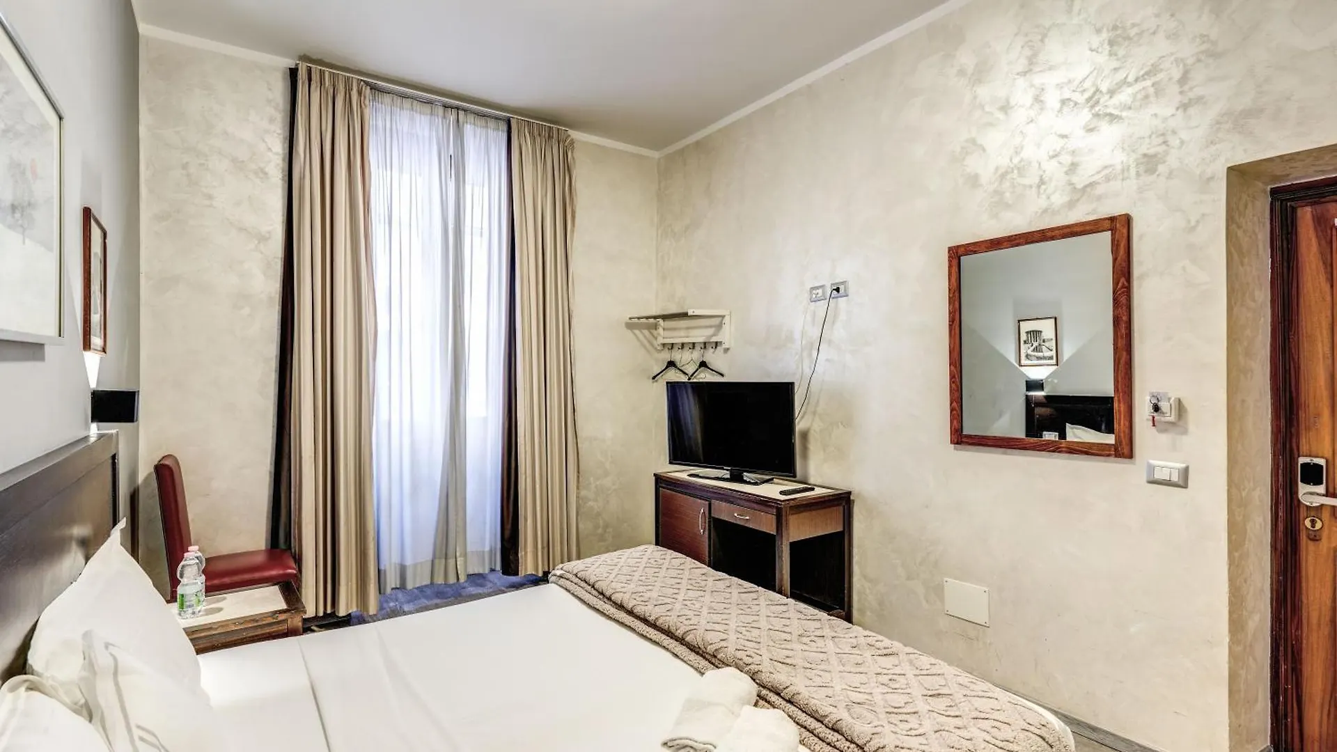 Hotel Family House Roma 0*,  İtalya